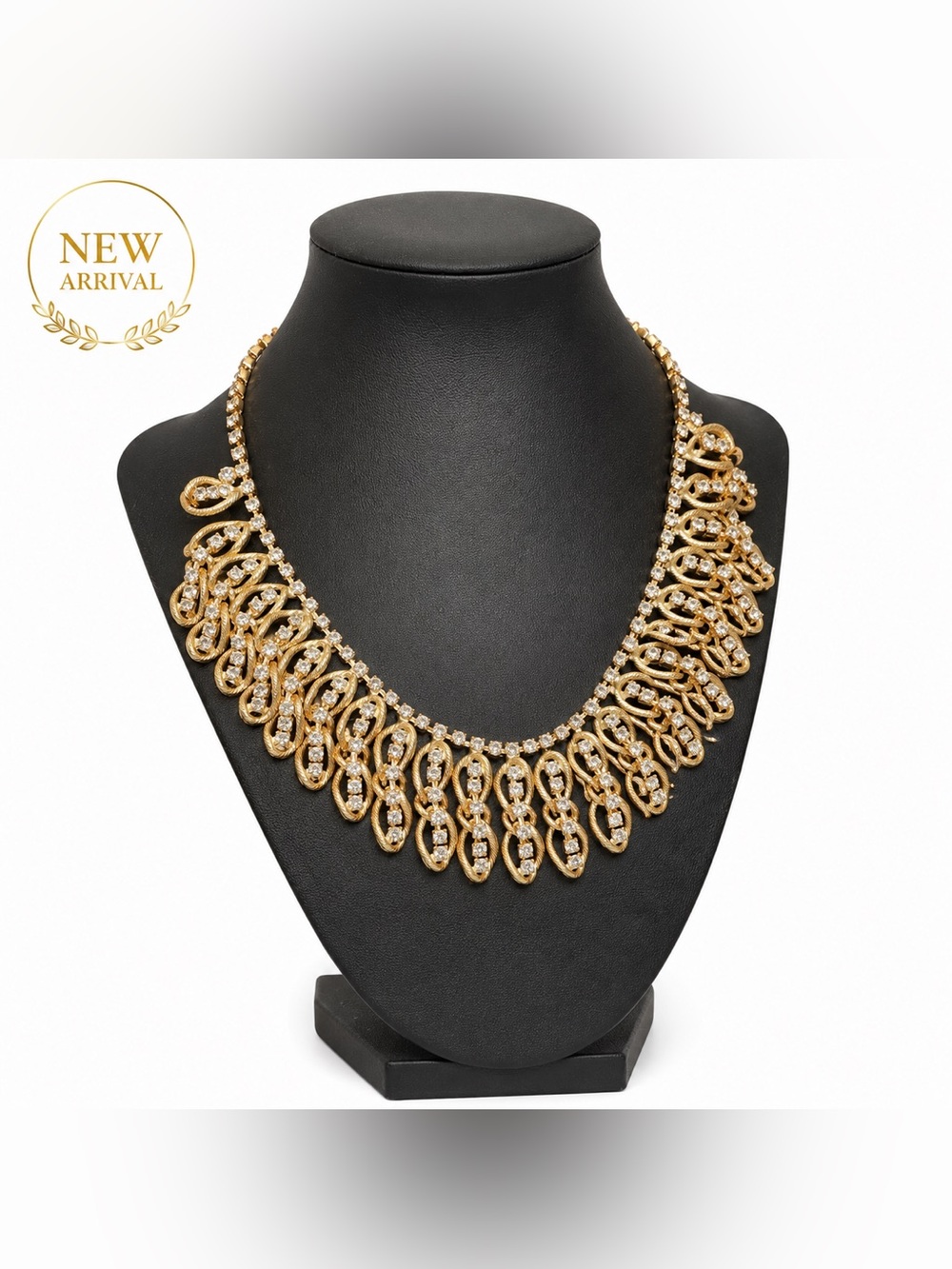 ✨ BCBG Gold Crystal Statement Necklace ✨